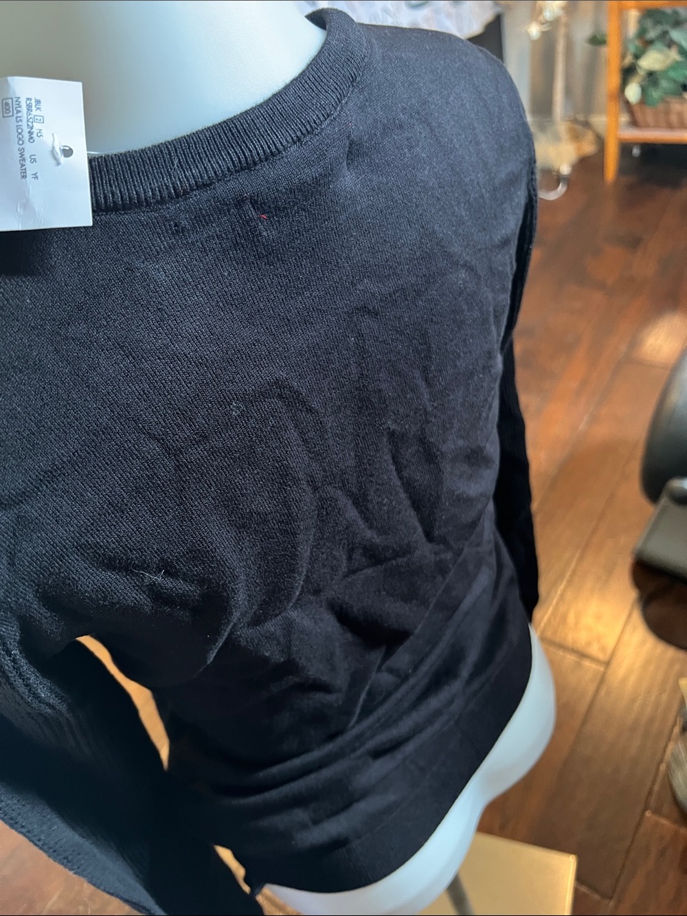 Guess Sweater - Picture 6 of 8